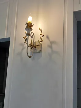 Френски Кънтри Дървена Златисто-пшеничен моноцефальный монтиран на стената лампа в американския ретро стил, спалня, коридор, пасаж, хол, стенни лампа