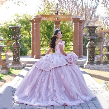 Розови Буйни Рокля С V-образно деколте, Сладък Рокли на Принцеси за Момичета на 15 години, Рокли за Партита в чест на рождения Ден на С аппликацией под формата на 3D Цвете, vestidos de quinceañera