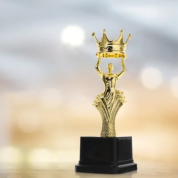 Изискана Пластмасова Фигурка Статуетка Трофей от Шампионска купа за състезания на най-Добрия подарък Фигурки за Украса на дома