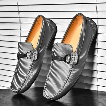 Модерен мъжки лоферы, тенденция градска ежедневни кожени обувки 2023 г., нова удобни обувки за ходене, мъжки удобни слипоны за шофиране.