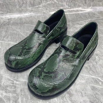 Мъжки лоферы от естествена кожа с шарени зелена Змийска кожа в британския стил в стил ретро, мъжки модел обувки с по-голям кръг пръсти, вечерни обувки за партита